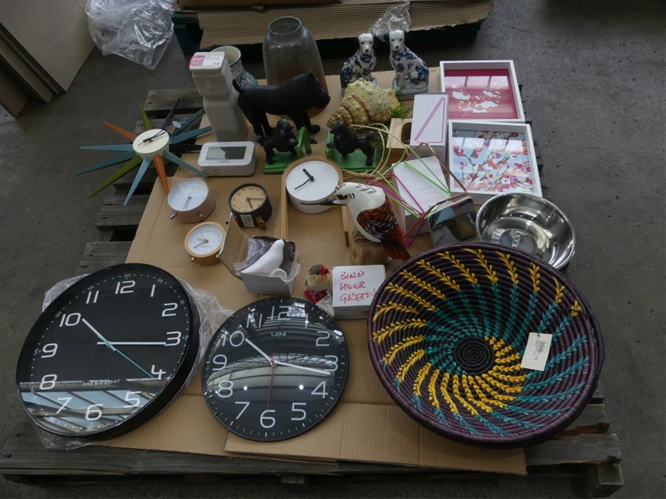 Aboriginal Flag, 1/10th Oz (ApproX) 999 Pure Solid Silver Bullion Coin, C.O