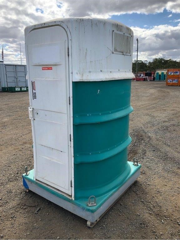 Royal Simulated Diamond Clover Necklace in Rose