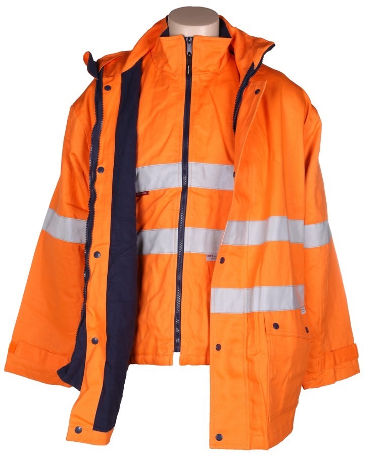 Wolf Blass Eaglehawk Shiraz Merlot Cabernet Sauvignon 1995 (1x 750mL), AUS.