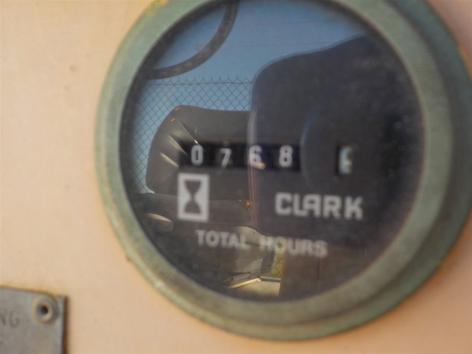 Wolf Blass Red Label Semillon Sauvignon Banc (6x 750mL)