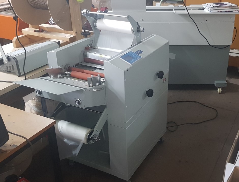 HDi 86" Multi Touch Screen