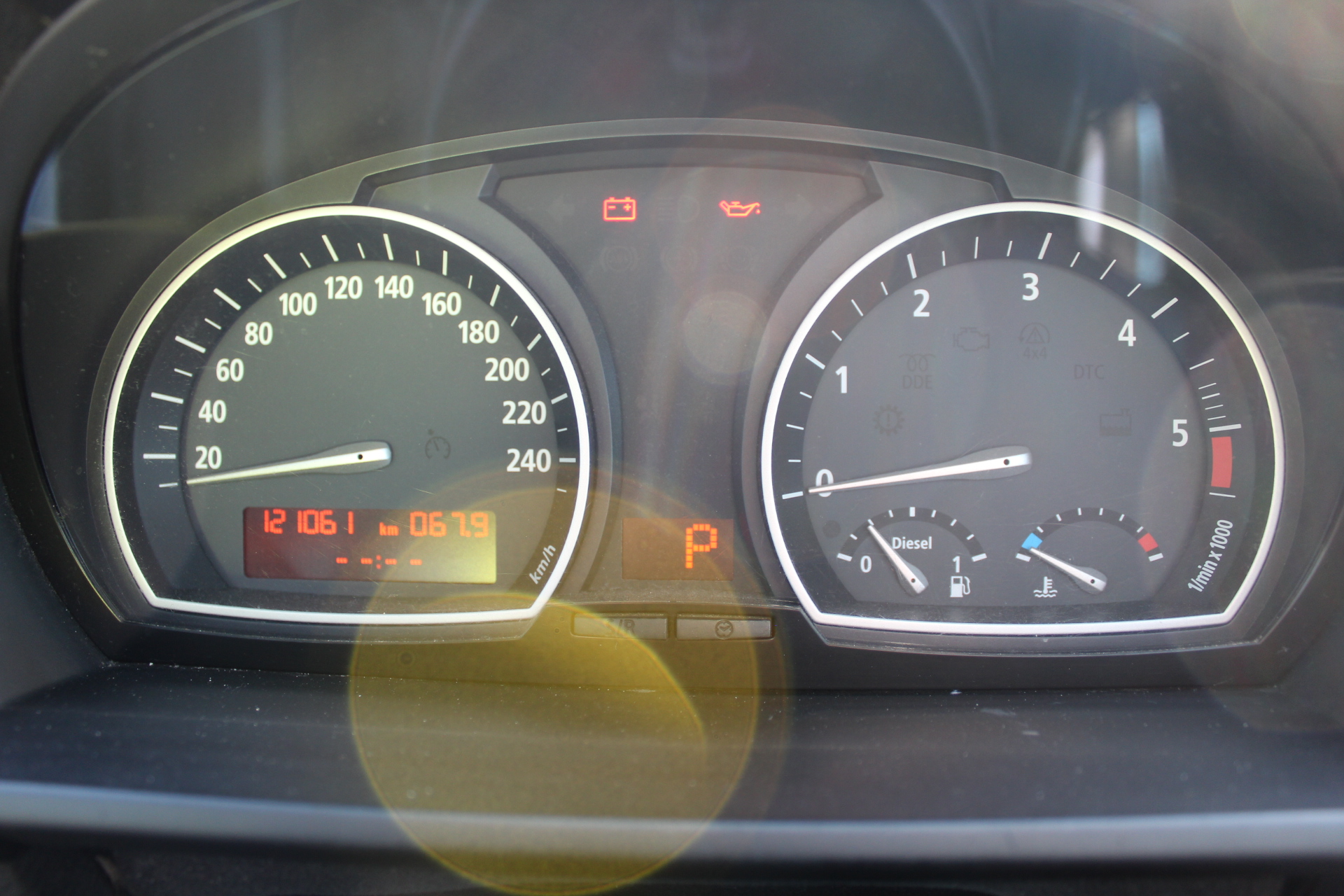 OZTRAIL Bungalow 9 Person Dome Tent. NB: Has been used.