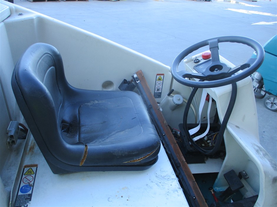 SHARK Steam & Scrub Mop, White. NB: Minor Use & Not Boxed.