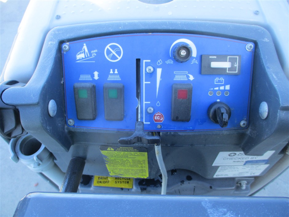 Waterproof  Watch Barrel Shaped Transparent Quartz Watch Popular