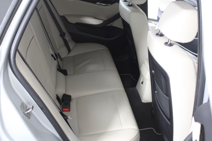 2 x 2XU Youth Boys Neoprene Shorts, Size M, Black/Reflective  Buyers Note -