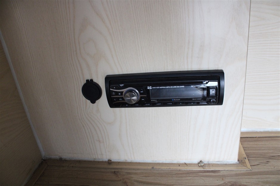 3 x 2XU Men's High Performance Power Shorts, Size S, Black/Blue.  Buyers No