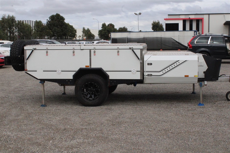 BODY GLOVE Men's Comfort Flip Flops, Size US 13, Black.  Buyers Note - Disc