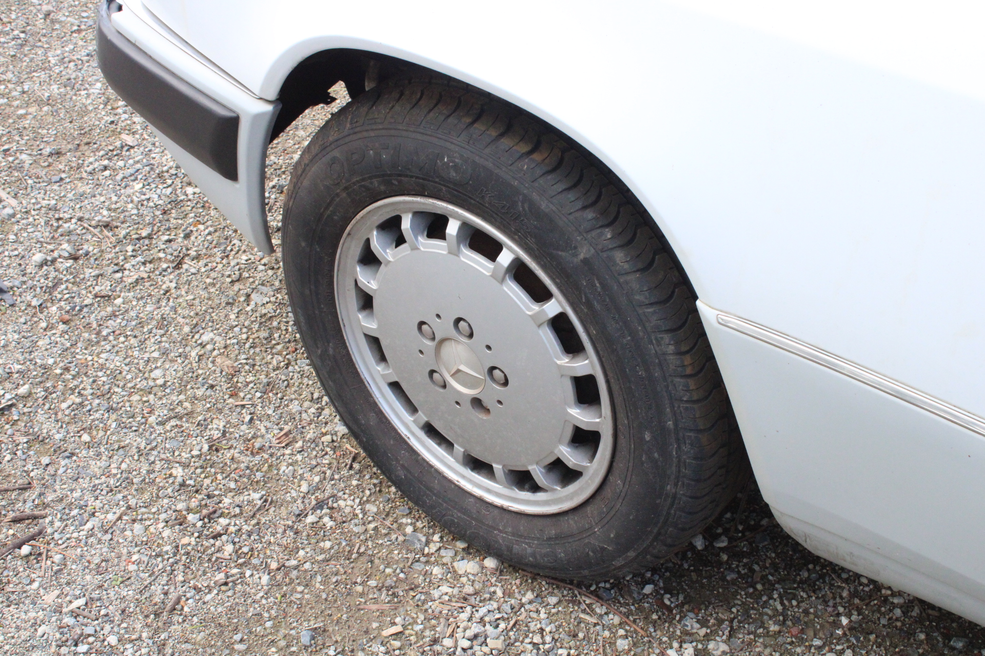 2 x 2XU Women's Sailing Short Sleeve Fibretech Tee, Size 3XL, White/Green.