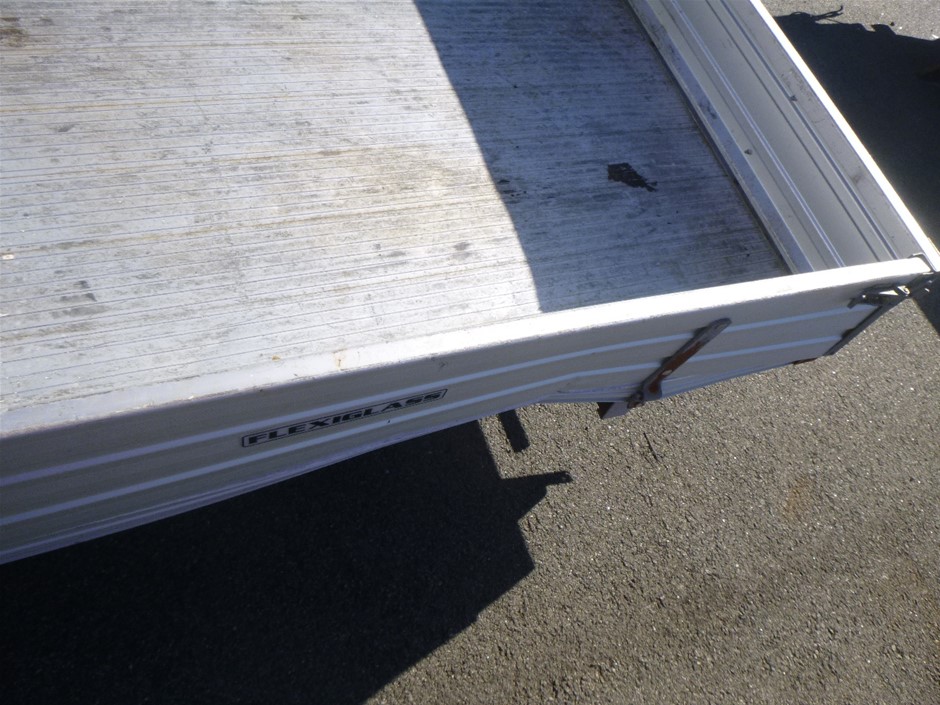 LUTEC Motion Activated Solar Security LED Light. NB: Minor use & condition