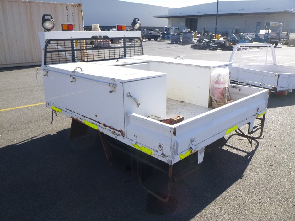 BOTANICAL Stoneware Bowls, 10 Piece Set. NB: Not in original packaging, 1 x