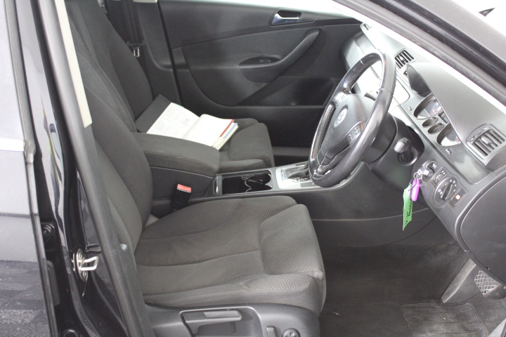 1966 AUSTRALIA FIRST & LAST QUEEN ELIZABETH SILVER ROUND FIFTY CENTS