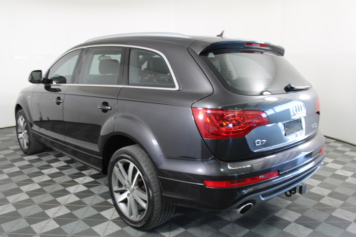 COLGATE Blast Water Flosser.