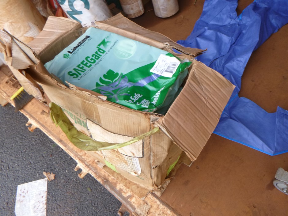 38 x LOACKER NAPOLITANER Crispy Hazelnut Wafers, 45g Each.