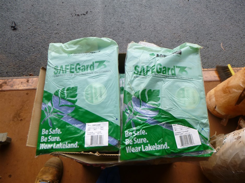 ARM & HAMMER Large Size Pure Baking Soda. 13.5LB Resealable Bag. N.B: Damag