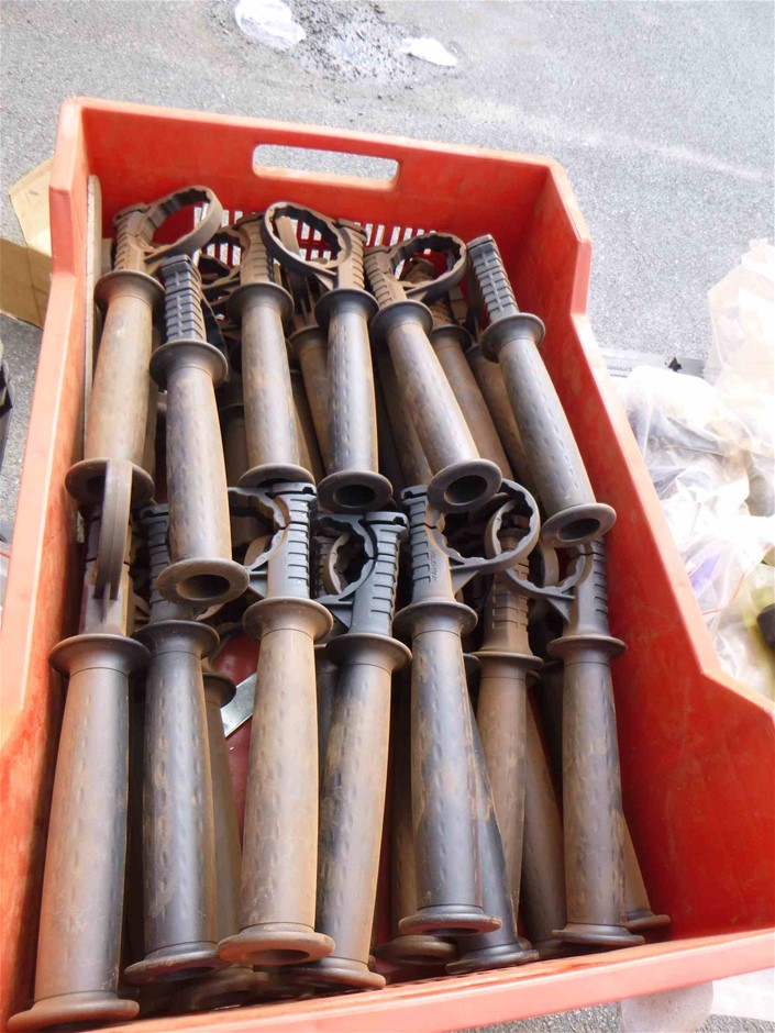 MATFER Bourgeat Black Carbon Steel Fry Pan, 17-3/4". NB: Scratched Handle,