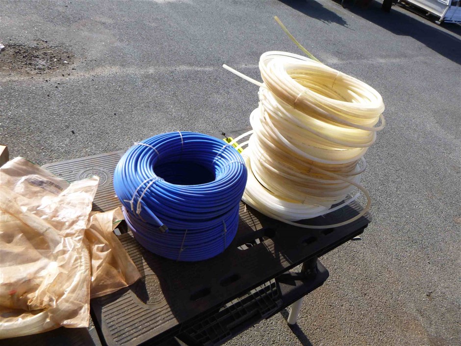 VORNADO Strata Compact Oscillating Tower Fan with Remote Control. NB: Sligh