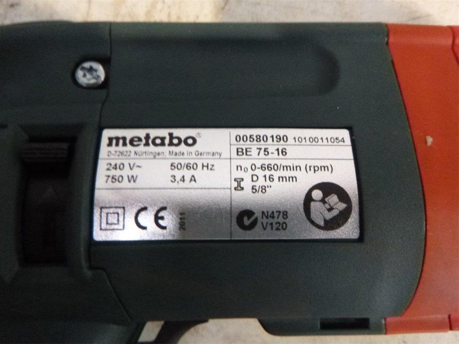 JOSEPH JOSEPH Milltop Salt and Pepper Grinder Set with Adjustable Grind Siz