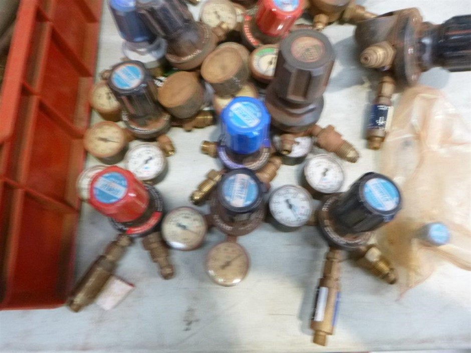 2 x THE BATTERY ORGANIZER Storage Case with Hinged Clear Cover, Includes a