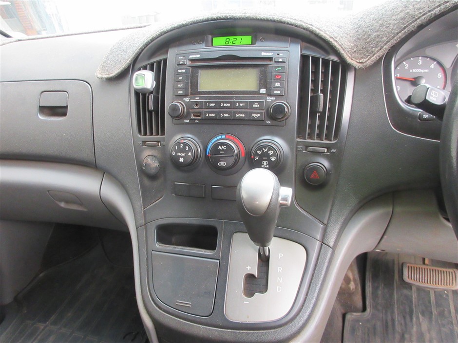 CALVIN KLEIN Women's High Rise Straight 27in Jean, Size 28, 99% Cotton, Vin