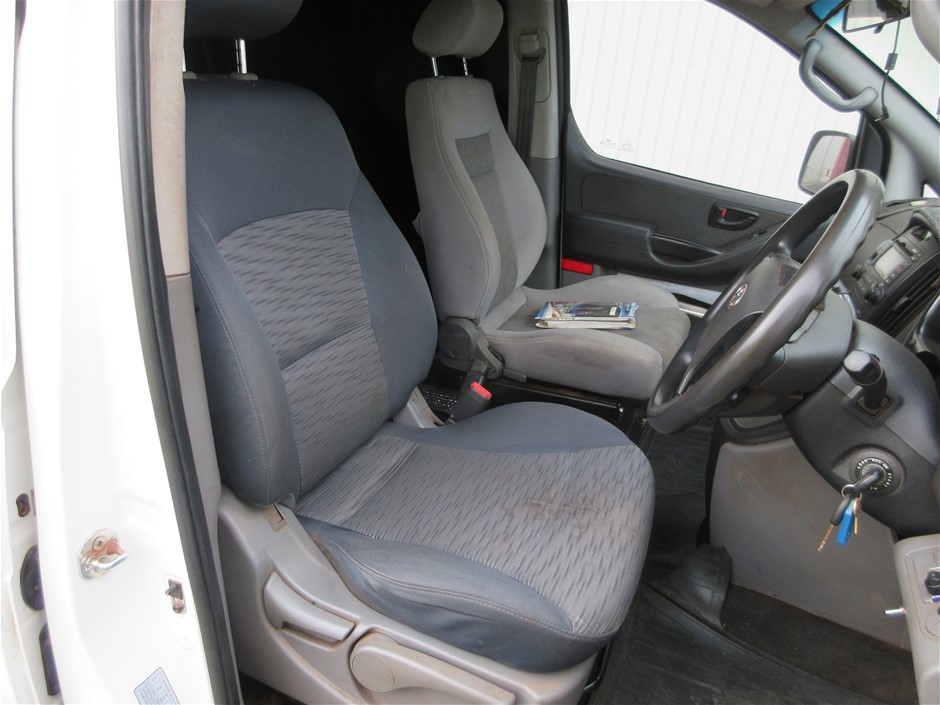 DKNY Women's Onika Lace-Up Sneakers, Size US7, Black/White.