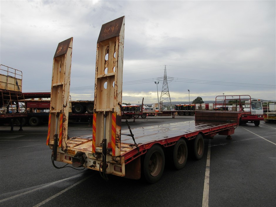 SIGNATURE Mahjong Game w/ Canvas Tote.