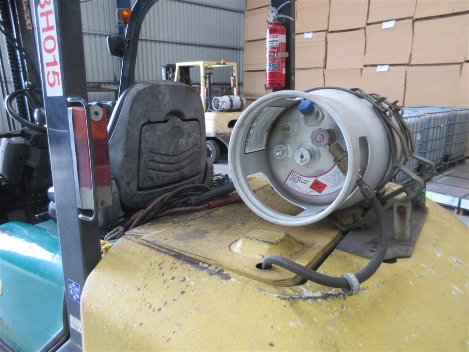 TOMMEE TIPPEE Sleeptime Portable Blackout Blind with Suction Cups, Adjustab