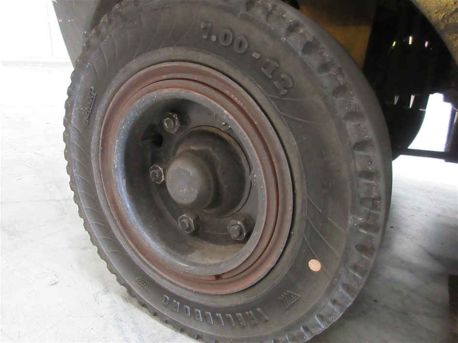 DREAMBABY 2-Up Toddler Step Stool, Non-Slip Base with Carry Handles, Suppor