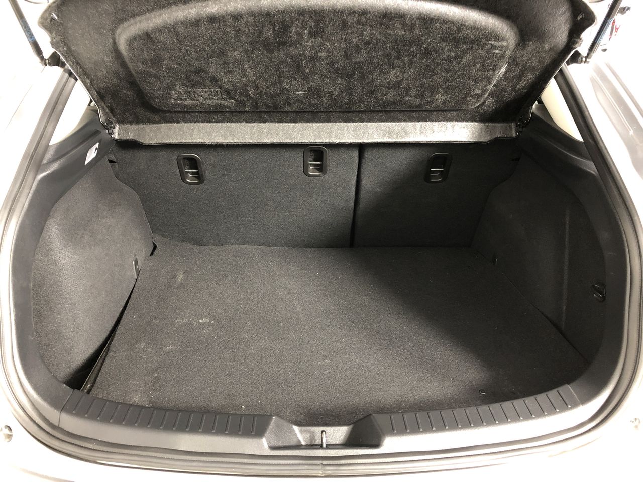 Wolf Blass Red Label Sauvignon Blanc (6x 750mL). Current Vintage Release.