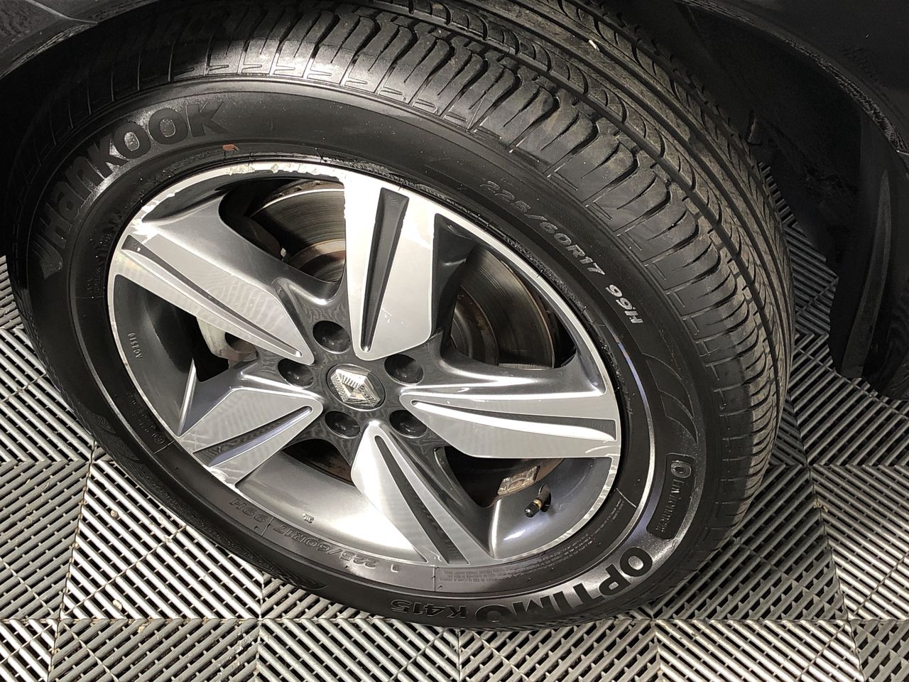 DELTA FAUCET R50200 Body Spray Rough Chrome, 2.69 x 3.47 x 2.50 inches.