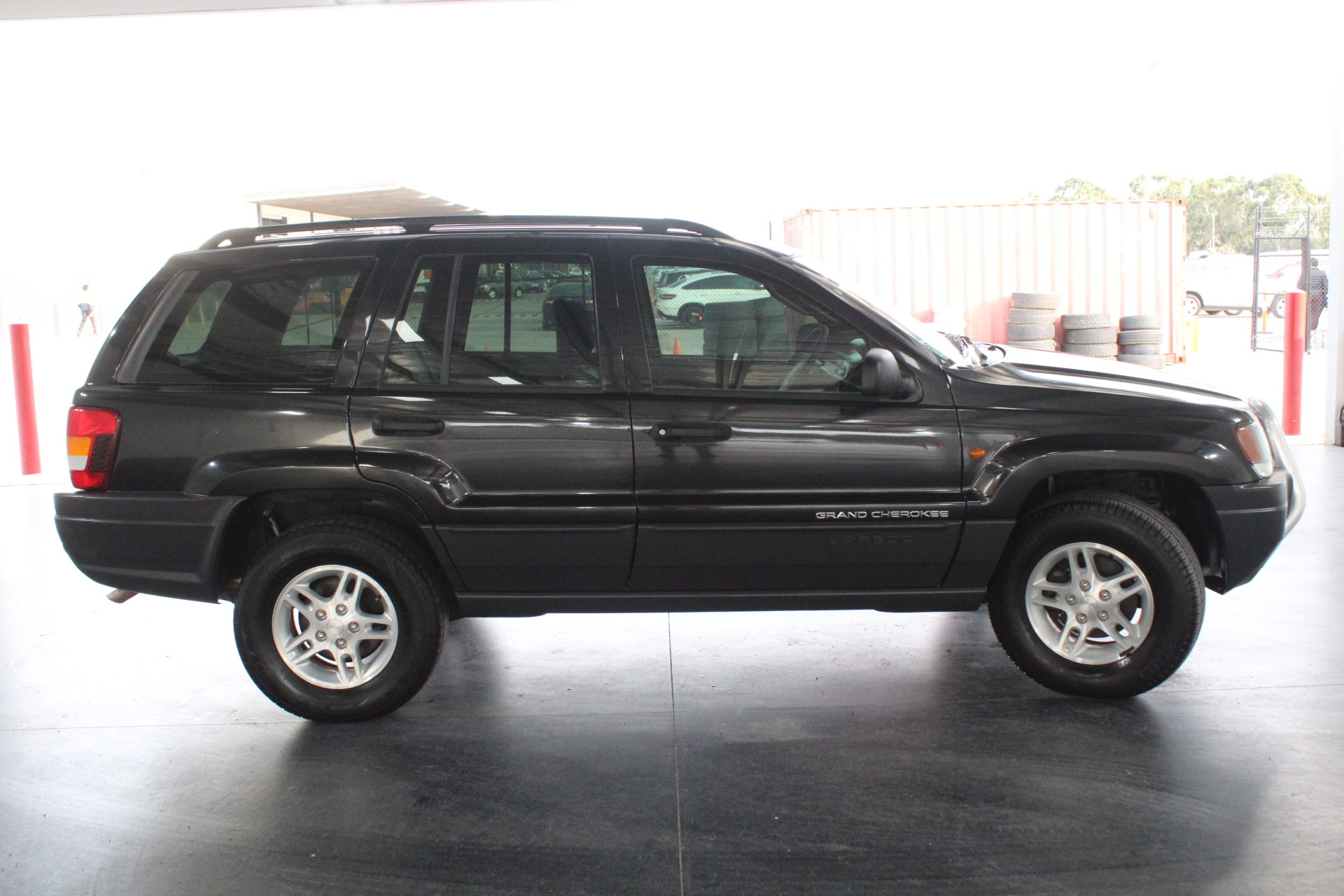 Wolf Blass Red Label Cabernet Merlot (6x 750mL).