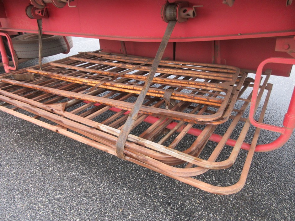 Light Green Flower Jade Gemstones & Swarovski® Crystal Earrings