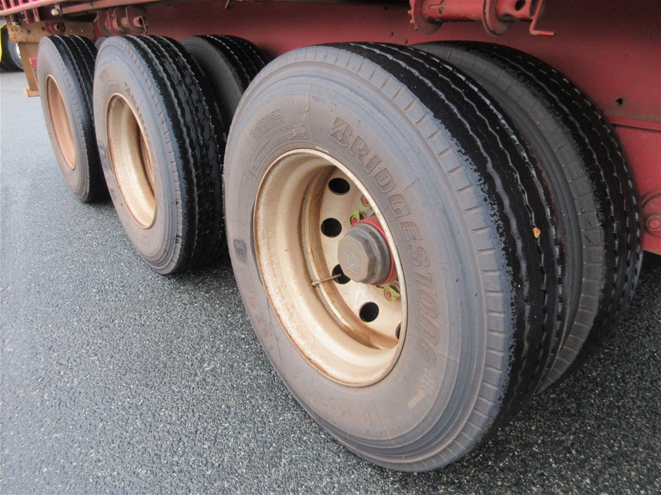 Labradorite Gemstones & Swarovski® Crystal Earrings
