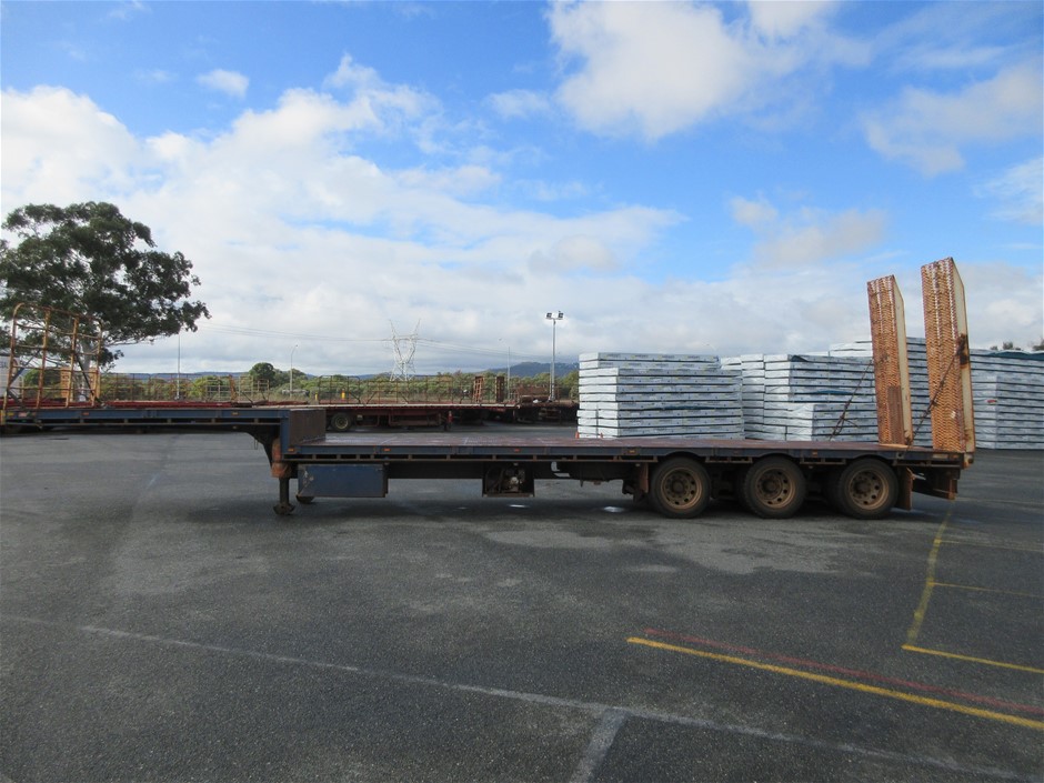 8mm Light Green Flower Jade Gemstones Crystal Beaded Bracelet