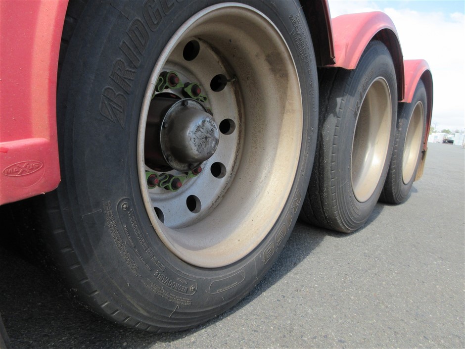 Rash Vest and Swim short Made With Water Reactive Fabric - Size: 1