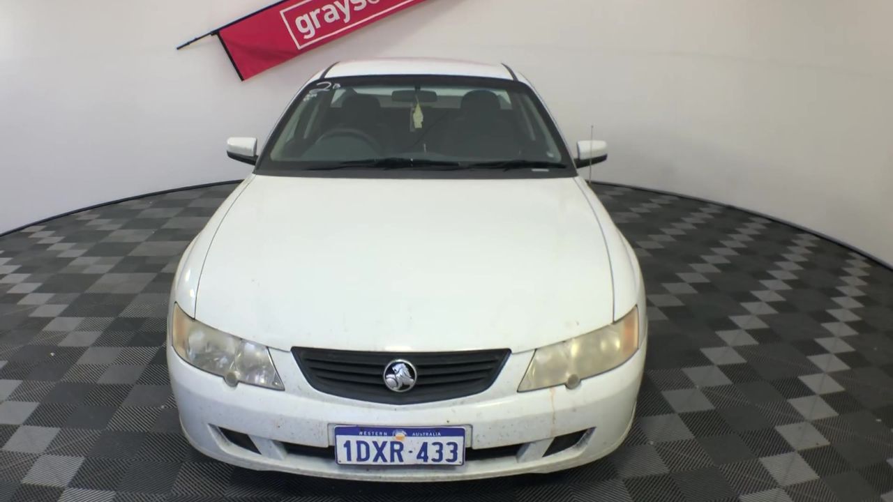 Classic Rhodium Plated Plain Heart Locket