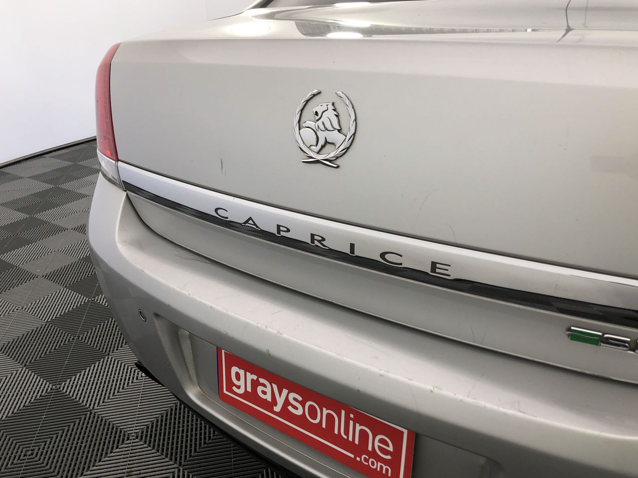 Designer Stainless Steel Eternity Circle Necklace in Silver