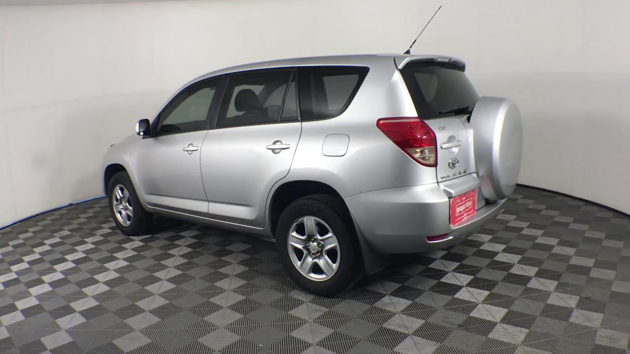 Rose Quartz & Swarovski® Austrian Crystal Gold Plated Pendant Necklace