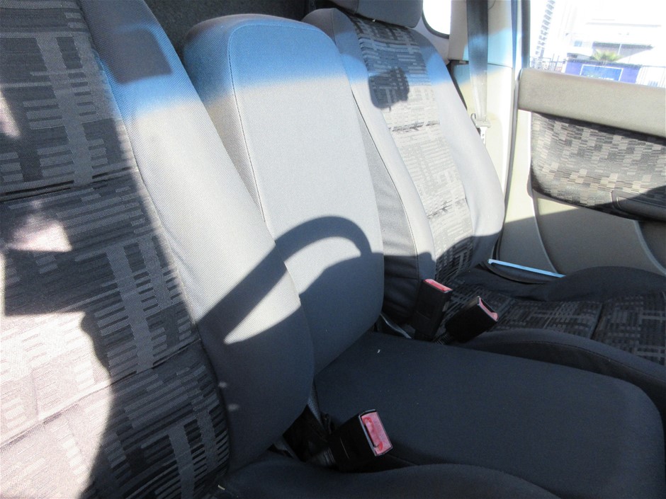 6-7mm White Pearl & Rhinestone Real Platinum Plated Bracelet