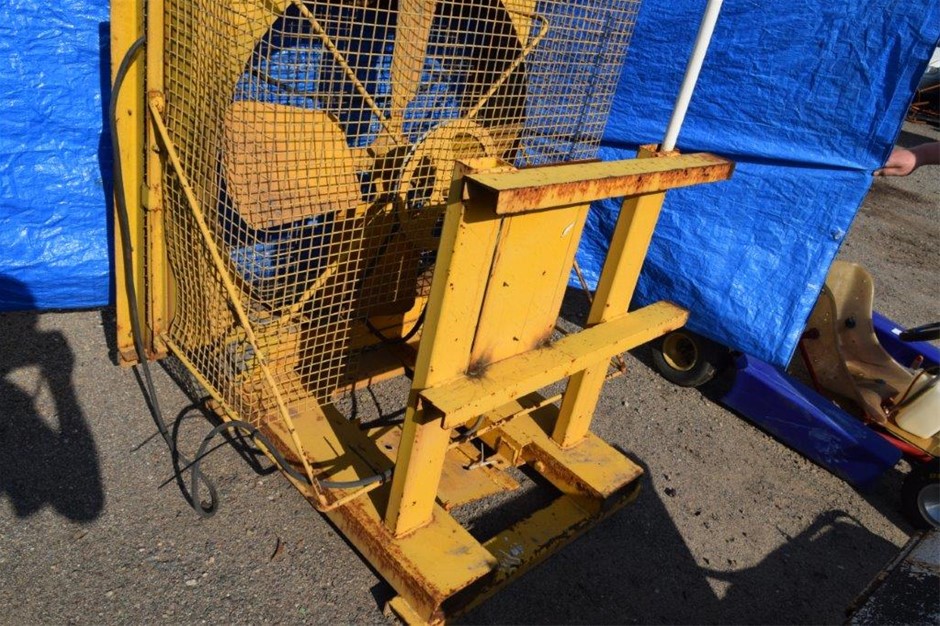 5-6mm Greyish Blue Pearl & Swarovski Pearl Charm Bracelet