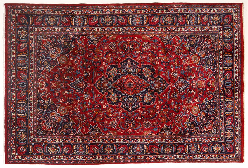 Stylish White Leather Cross Bracelet - DEMO (May contain imperfections)