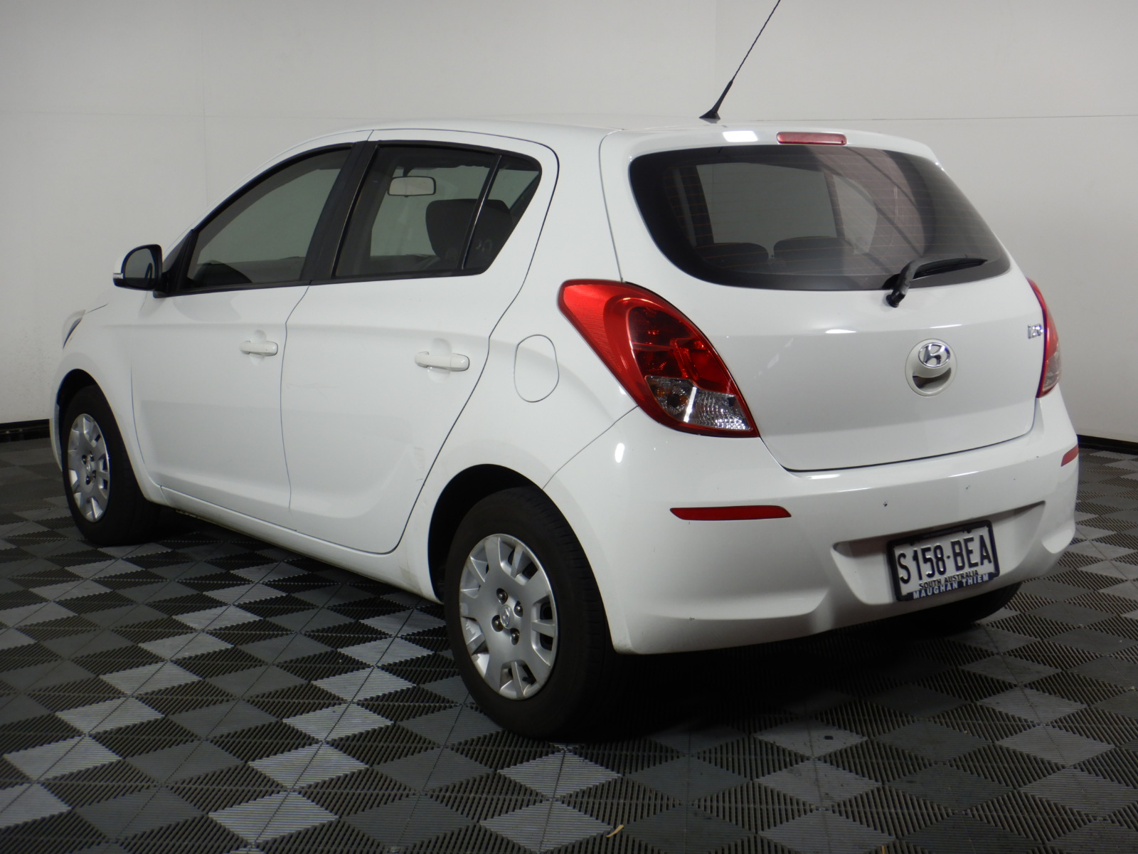 Stunning Rhodium Plated Simulated Diamond Ring - US Size 7