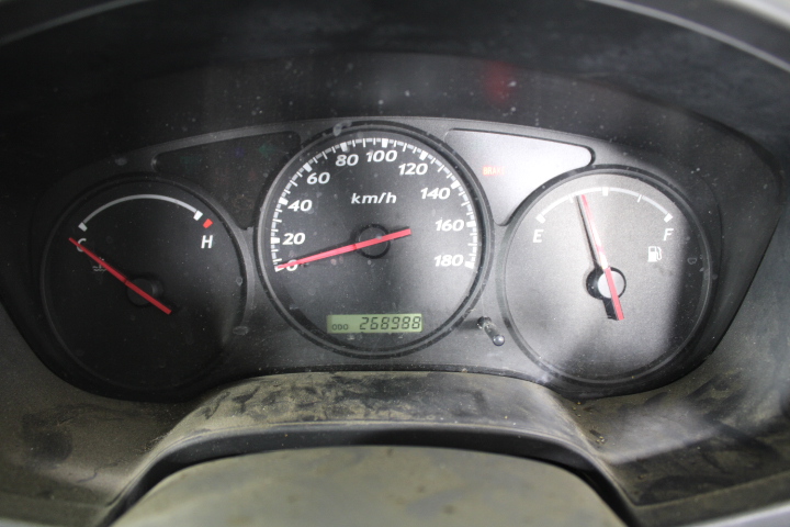 REAL LITTLES - Collectible Micro Suitcase, Micro Puppy Carrier with 1 Micro