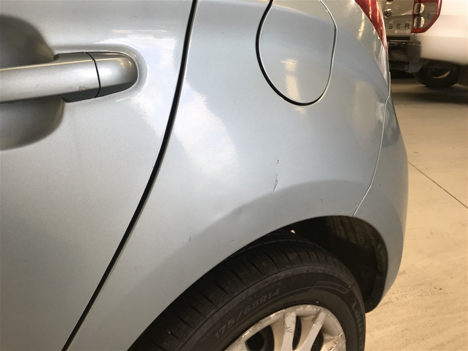 AURORA Lighting Solar Globe Light.