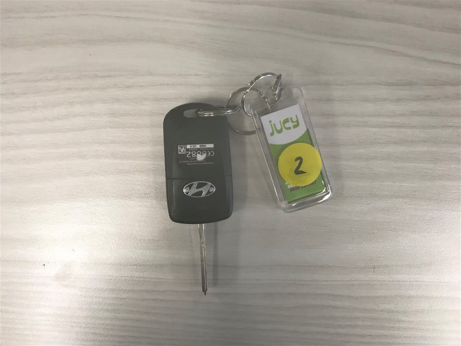 PETSAFE Drinkwell Dog & Cat Water Fountain, 7.5L, Light Grey. NB: Missing f