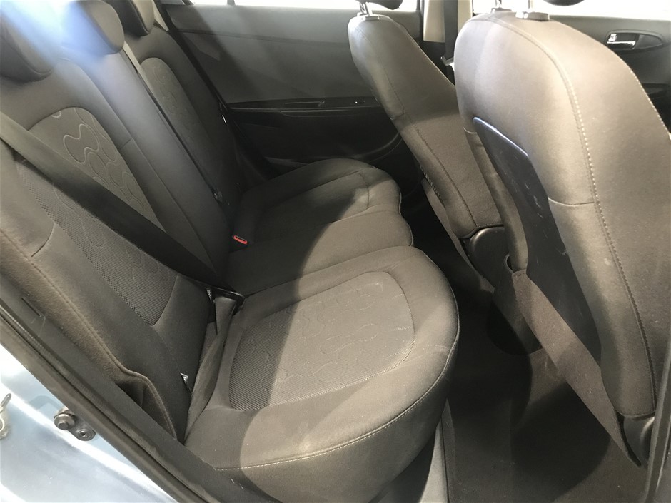 LUXOR 400GSM Microfibre Quilt, King size, 160cm x 210cm, White.