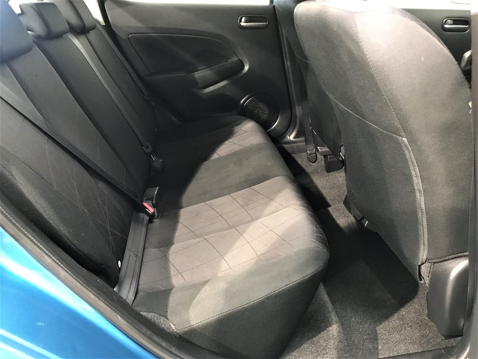 ARENA Men's Standard Icons Swim Briefs Solid Swimsuit, color Red/White, siz