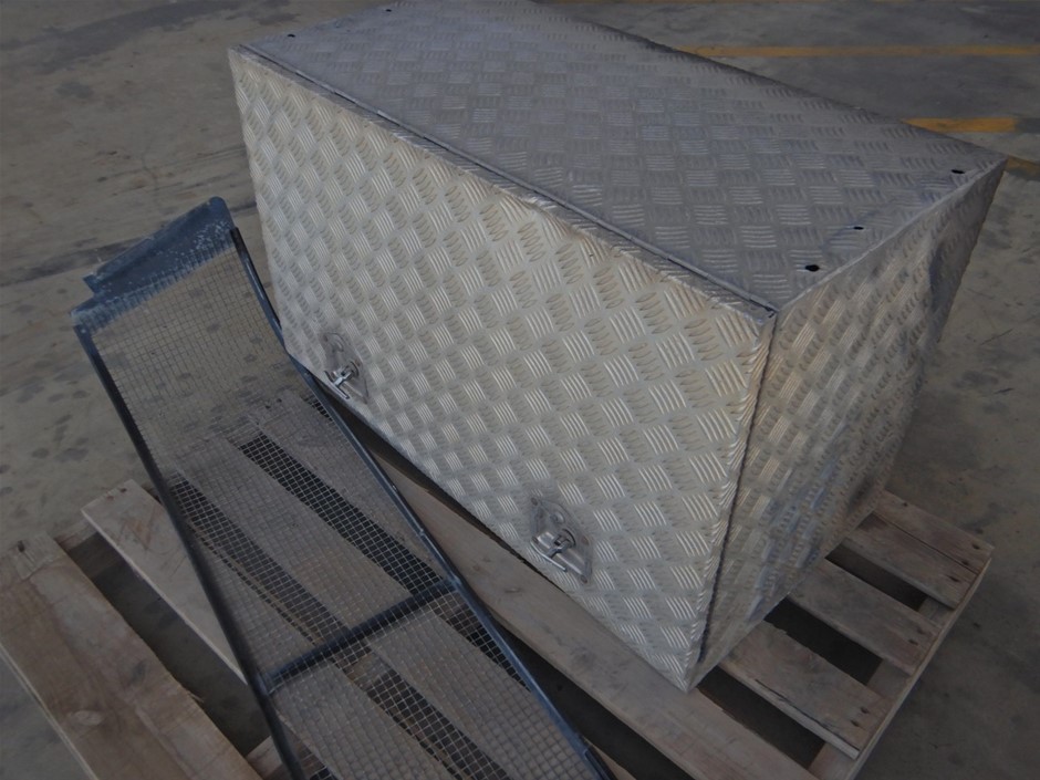 <p>Hitachi ZX270LC-3 Hydraulic Excavator</p>