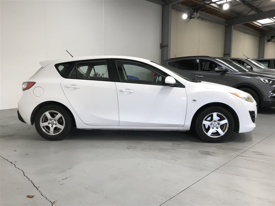 0.16 Carat White 4 round diamonds