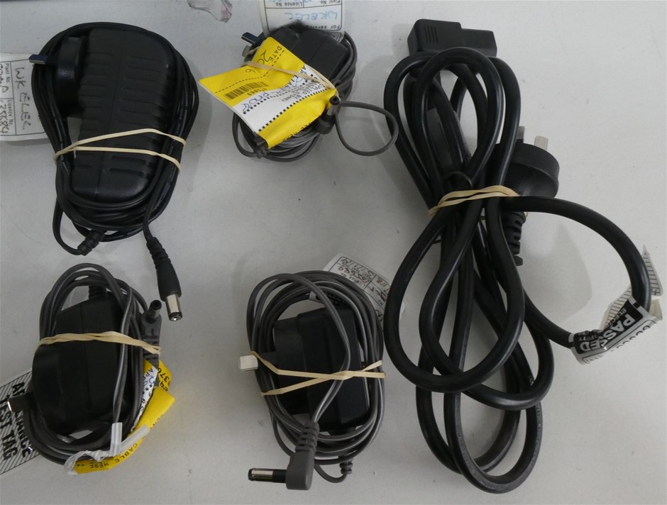 Duchesse De Paris Brut Blanc De Blancs NV (6x 750mL), France.