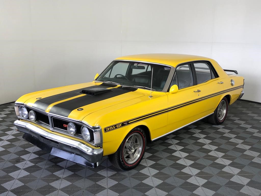 complete set of 8 Rare 2014 5 gram Certified Animal Series
T